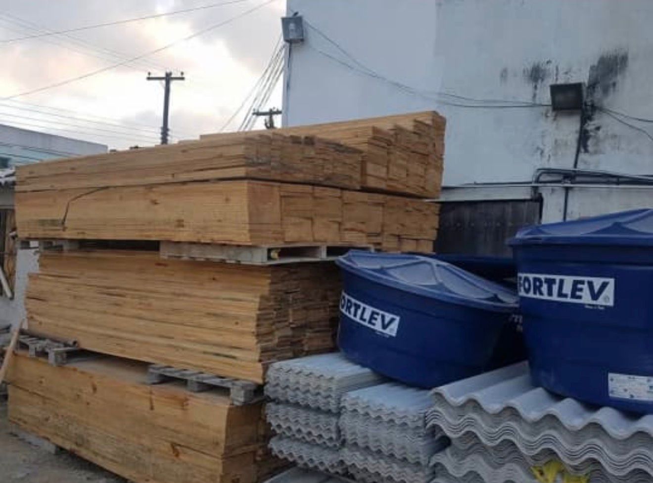 Madeira e telhas – Washington Materiais